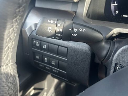 Used 2024 Toyota Tacoma TRD Off-Road image 18