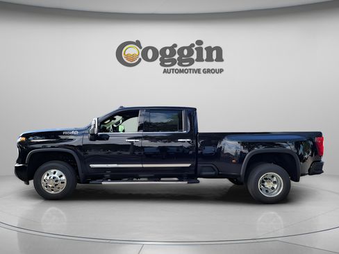 New 2026 Chevrolet Silverado 3500 High Country w/ High Country Premium Package image 2