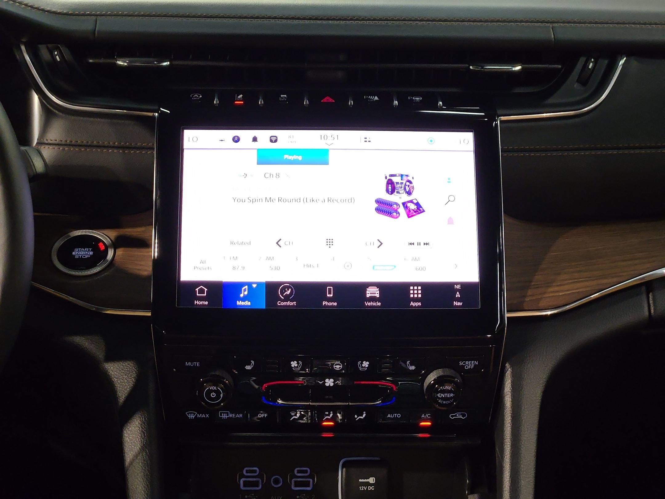 Used 2024 Jeep Grand Cherokee Summit w/ Luxury Tech Group V AWD/4WD image 16