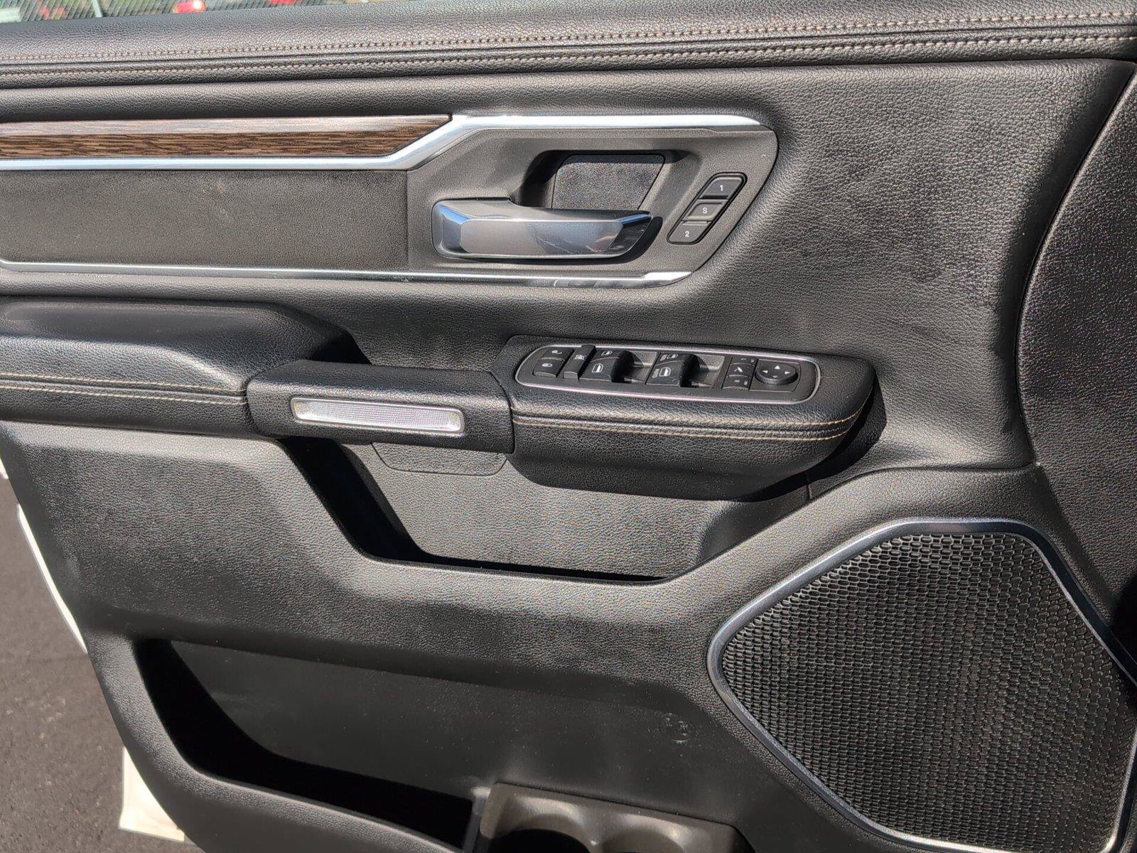 Used 2019 RAM 1500 Laramie AWD/4WD image 15