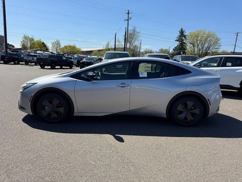 New 2026 Toyota Prius Plug-In Hybrid image 5