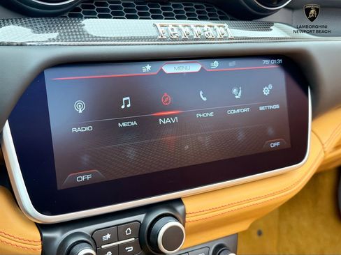 Used 2019 Ferrari Portofino RWD image 13