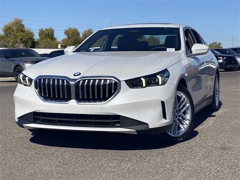 New 2025 BMW 530i image 3