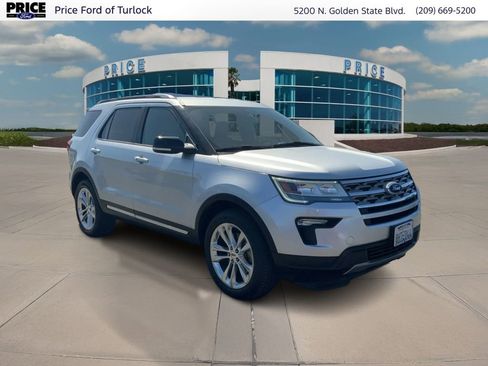 Used 2018 Ford Explorer XLT w/ Equipment Group 201A AWD/4WD image 3