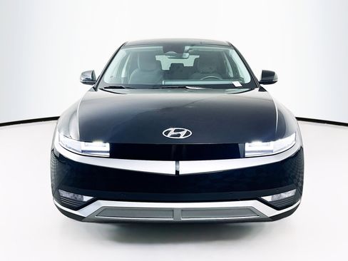 Used 2024 Hyundai Ioniq 5 SEL image 2