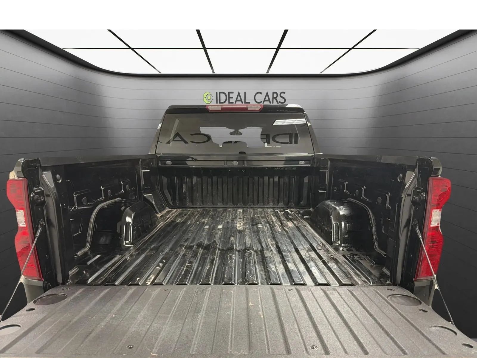 Used 2022 Chevrolet Silverado 1500 LT RWD image 18