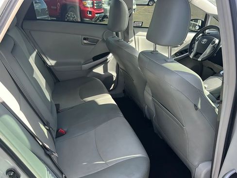 Used 2014 Toyota Prius Four image 12
