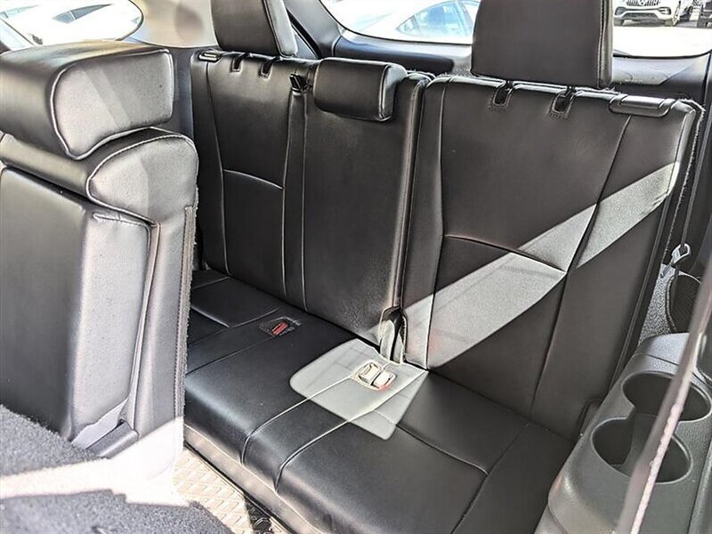 Used 2025 Toyota Highlander XLE AWD/4WD image 29