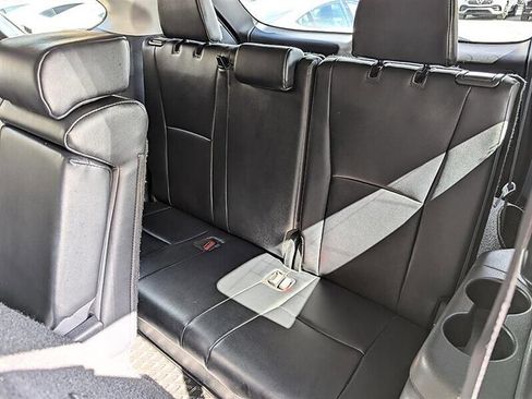 Used 2025 Toyota Highlander XLE AWD/4WD image 29