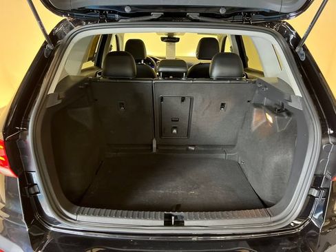 Certified 2023 Volkswagen Taos SE w/ Panoramic Sunroof Package FWD image 5