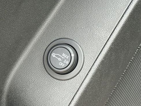 Certified 2023 Chevrolet Equinox RS image 34