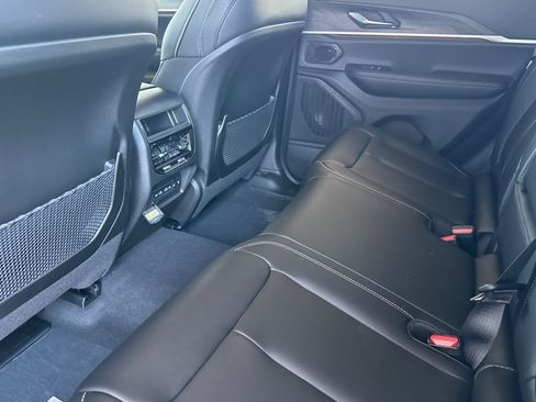New 2026 Jeep Grand Cherokee Limited AWD/4WD image 11