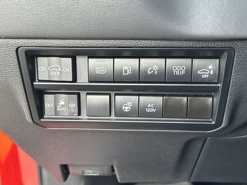 Certified 2024 Toyota Sequoia Platinum image 22