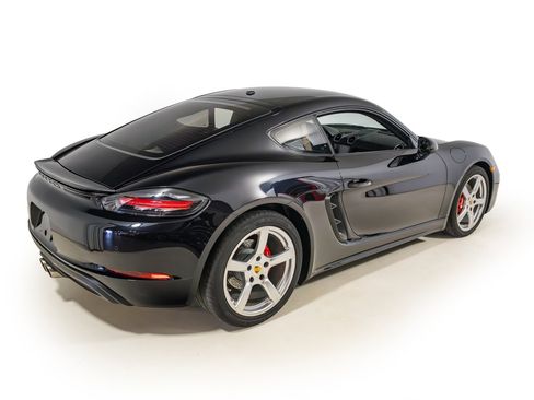 Used 2022 Porsche 718 Cayman S image 7