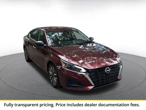 Used 2024 Nissan Altima 2.5 SV FWD image 1