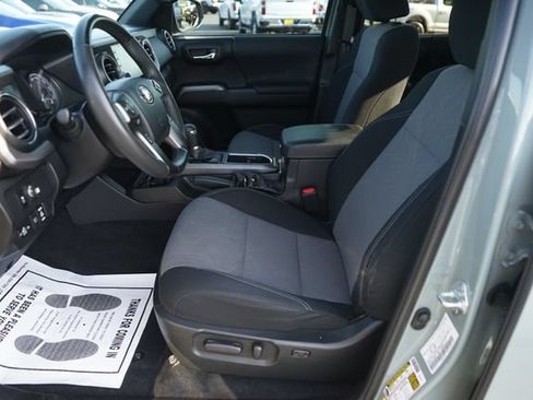 Used 2023 Toyota Tacoma TRD Sport w/ Technology Package RWD image 9