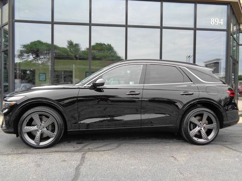 Used 2024 Genesis GV70 3.5T Sport w/ Sport Prestige Package AWD/4WD image 8