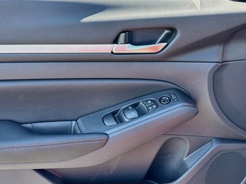 New 2026 Nissan Altima 2.5 SR AWD/4WD image 15