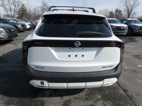 New 2026 Nissan Kicks SR w/ Cold Weather Package image 4