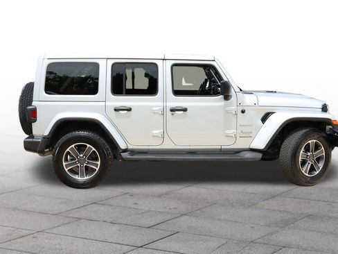Used 2023 Jeep Wrangler Unlimited Sahara w/ Cold Weather Group AWD/4WD image 2