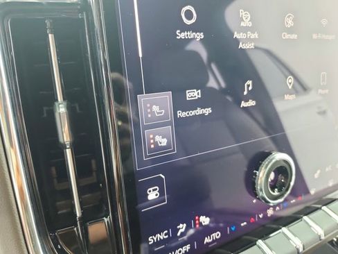 New 2026 GMC Yukon Elevation image 32