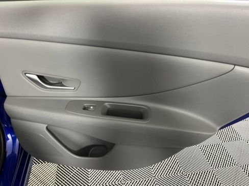 Used 2025 Hyundai Elantra SEL FWD image 16