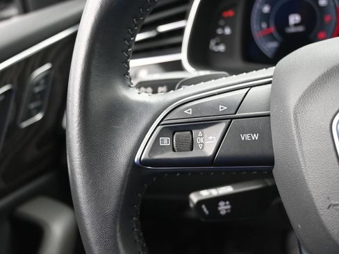 Used 2019 Audi Q8 Premium w/ Towing Package image 15