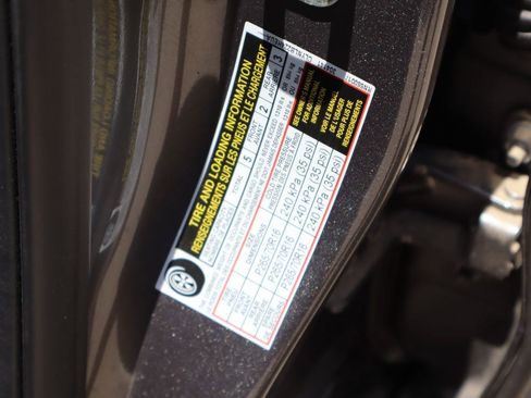 Used 2024 Nissan Frontier SV AWD/4WD image 29