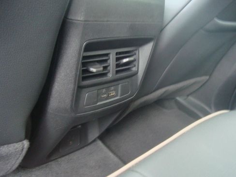 Used 2024 GMC Canyon Denali AWD/4WD image 30