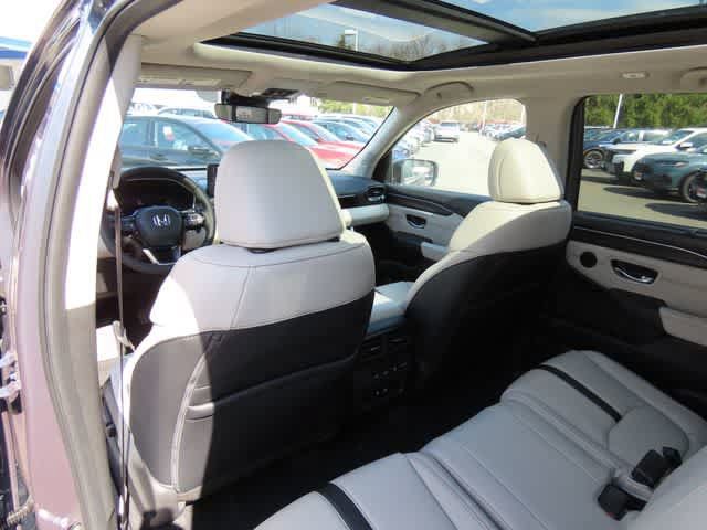 New 2026 Honda Pilot Touring image 17