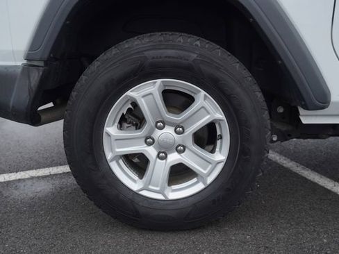 Used 2019 Jeep Wrangler Sport S image 38