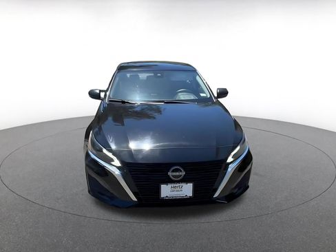 Used 2025 Nissan Altima 2.5 SV FWD image 4