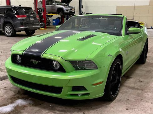 Used 2013 Ford Mustang GT RWD image 28