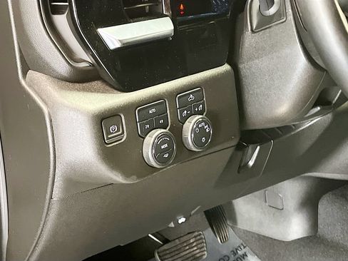 Used 2024 Chevrolet Silverado 1500 LT AWD/4WD image 10