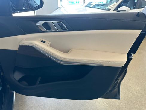 Used 2021 BMW X5 xDrive40i w/ Convenience Package image 33