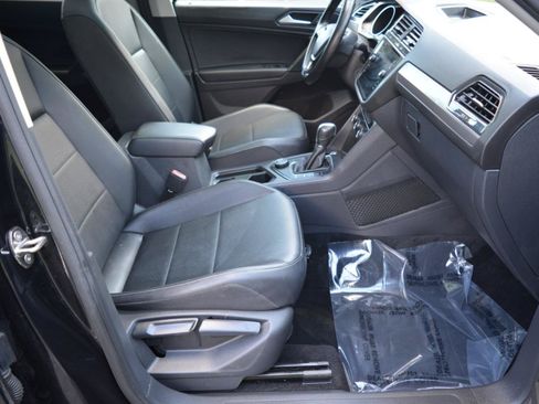 Used 2019 Volkswagen Tiguan SE w/ Panoramic Sunroof Package AWD/4WD image 21