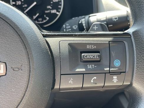 Used 2022 Nissan Rogue SV AWD/4WD image 15