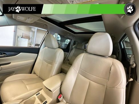 Used 2016 Nissan Rogue SL w/ SL Premium Package AWD/4WD image 9