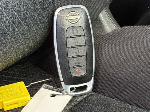 Used 2025 Nissan Rogue SV AWD/4WD image 17
