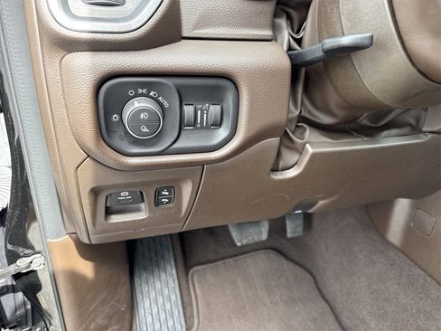 Used 2025 RAM 1500 Laramie image 16