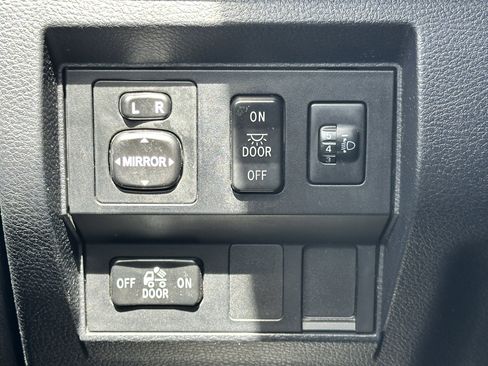 Used 2017 Toyota Tundra SR5 w/ TRD Off Road Package image 43