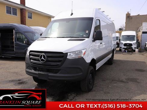 Used 2024 Mercedes-Benz Sprinter 2500 image 1