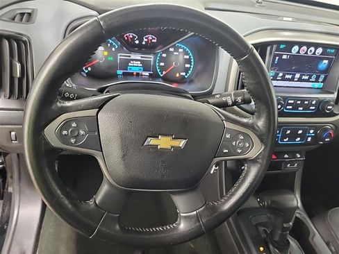 Used 2017 Chevrolet Colorado Z71 w/ Z71 Midnight Edition image 8