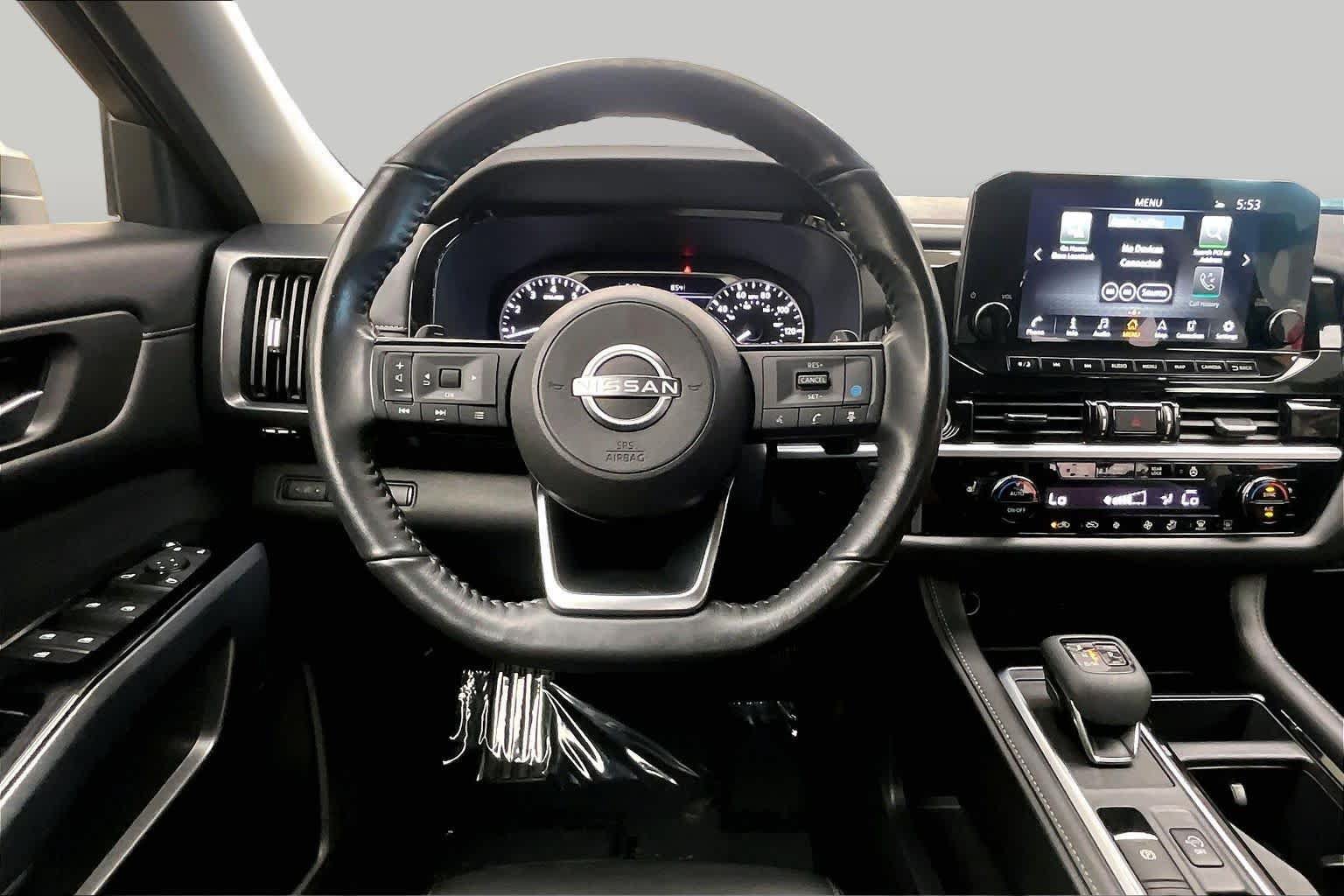 Used 2024 Nissan Pathfinder SL FWD image 6