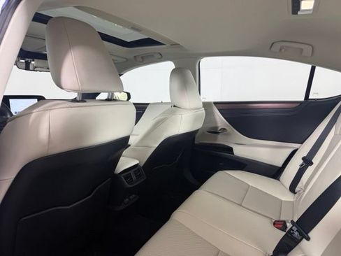 Used 2025 Lexus ES 350 w/ Premium Package FWD image 31