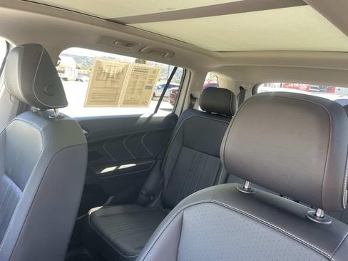 Certified 2023 Volkswagen Tiguan SE w/ Panoramic Sunroof Package FWD image 23