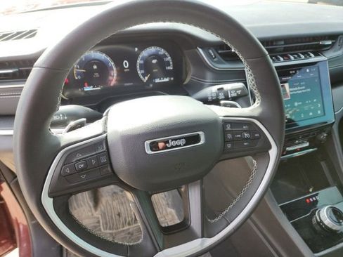 Used 2024 Jeep Grand Cherokee L Altitude image 9