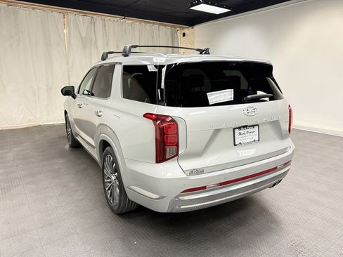Used 2024 Hyundai Palisade Calligraphy image 3