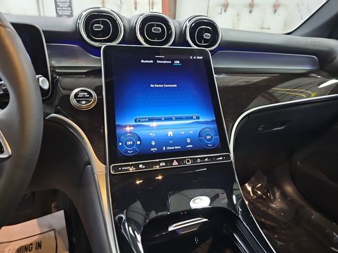 Certified 2025 Mercedes-Benz GLC 300 image 23