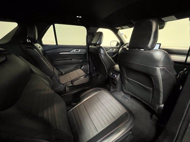 Used 2025 Ford Explorer ST-Line AWD/4WD image 12